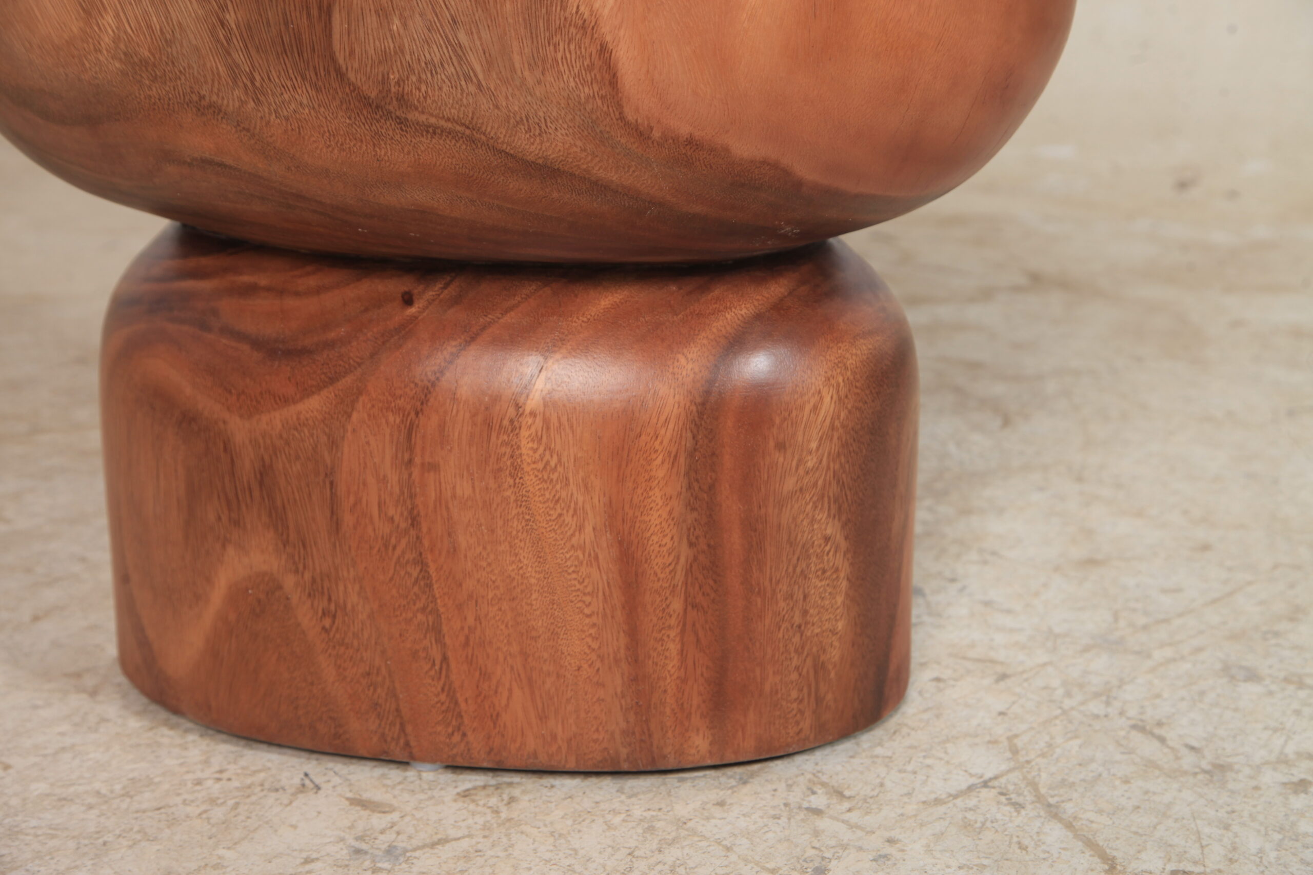 Dona Stool