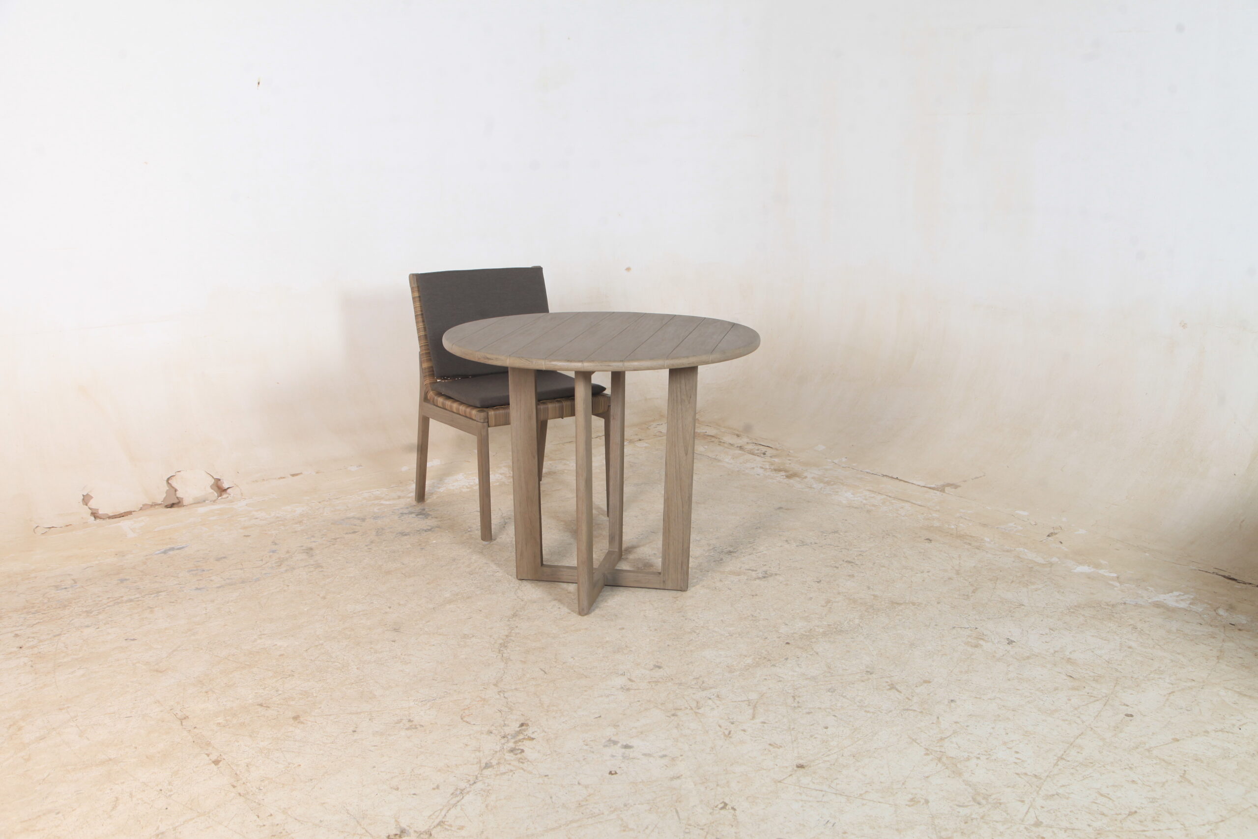 Salma Round Cafe Table